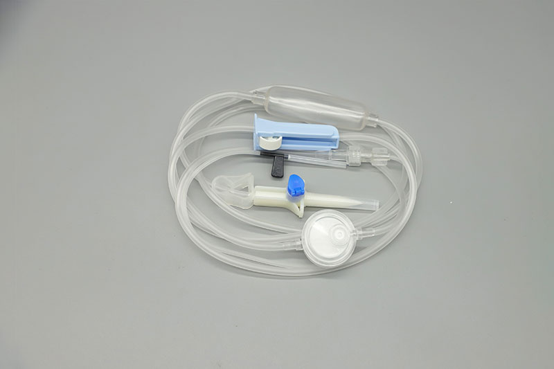 一次性使用精密過(guò)濾輸液器  帶針（自動(dòng)止液）